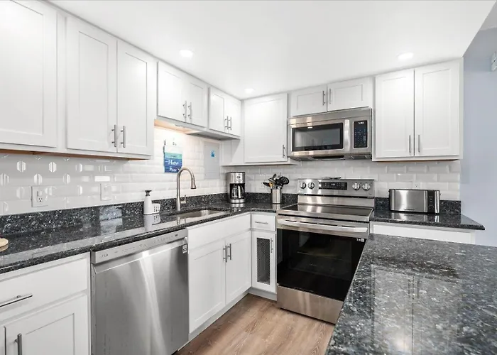 Gorgeous 2 Bedroom With Outdoor Pool And Ocean Views! Ocean Stadt
