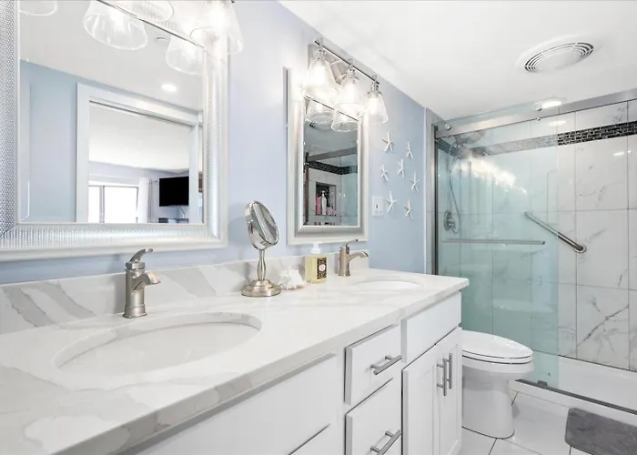 Gorgeous 2 Bedroom With Outdoor Pool And Ocean Views! *