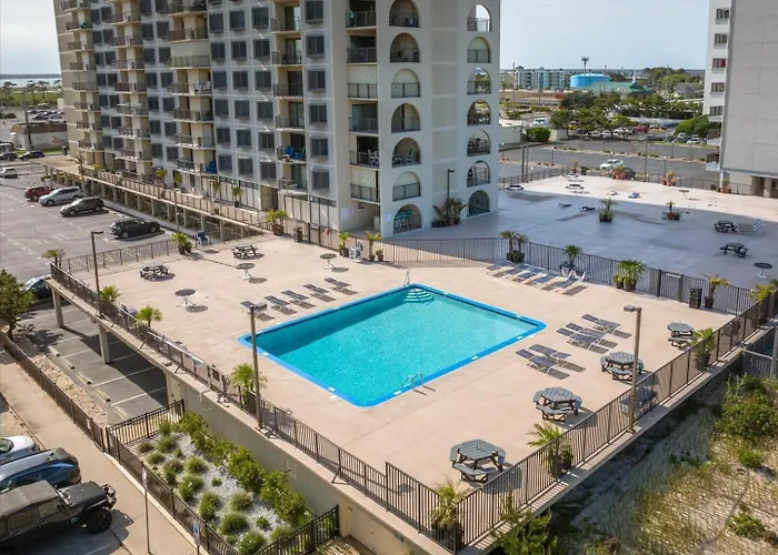 Gorgeous 2 Bedroom With Outdoor Pool And Ocean Views! *